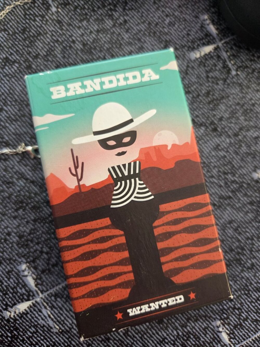BANDIDA card game collaboration multilanguage